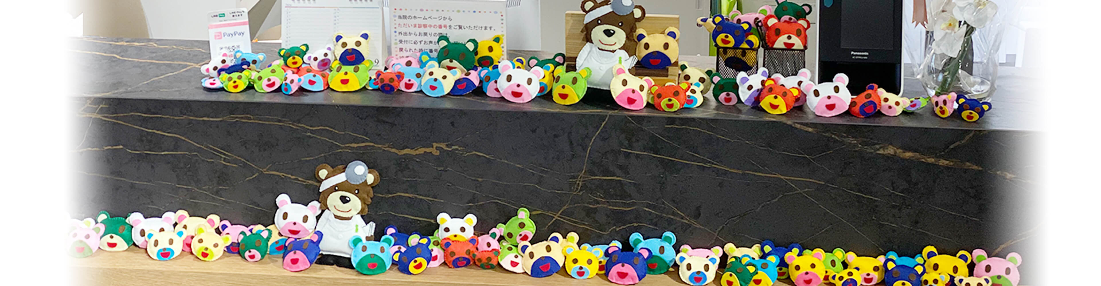 京阪本線『枚方市』駅から徒歩約3分・土曜、日曜も診療している耳鼻咽喉科・気管食道科『くまざわ耳鼻咽喉科』です。お子様からあらゆる年齢の方まで『耳、鼻、のど』に関する症状や疾患、アレルギーに関することなど専門医が診察、治療を行います。